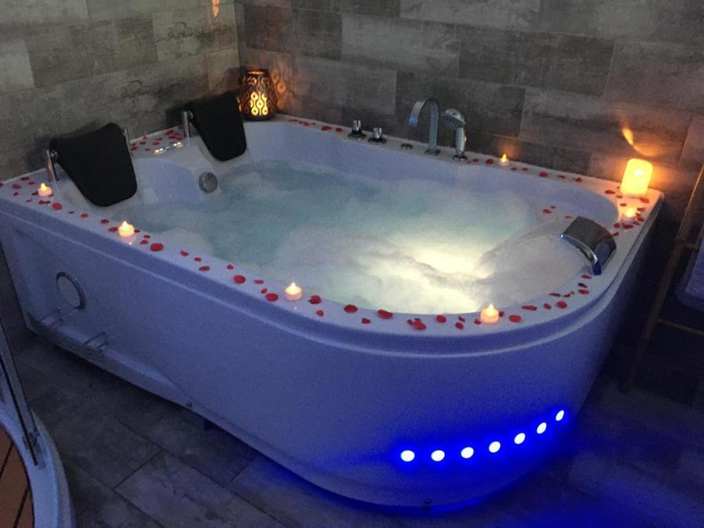 Esprit Zen En Provence Studio Spa Privatif Cheval-Blanc Exteriör bild